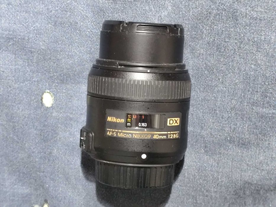 Фотоапарат „Nikon“ с три обектива