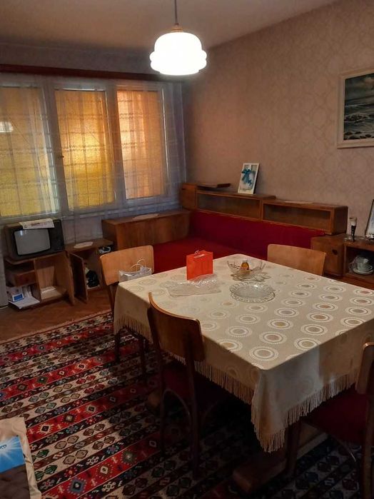 Четеристаен апартамент в центъра