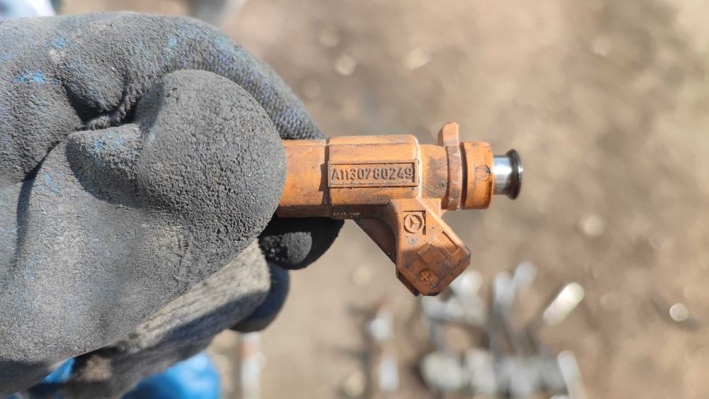 Инжектор дюза бензин запалителна бобина MERCEDES CLS500 S500 E500 W219