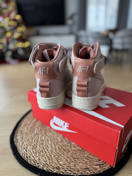 Дамски кецове Найк еърфорс 1 Women Shoes Nike Airforce 1