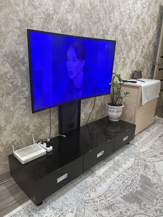 Продам телевизор Samsung с изогнутым экраном