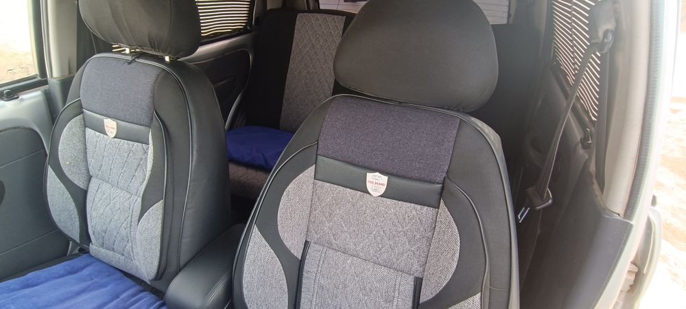 Moshina bir qoʻl minilgan