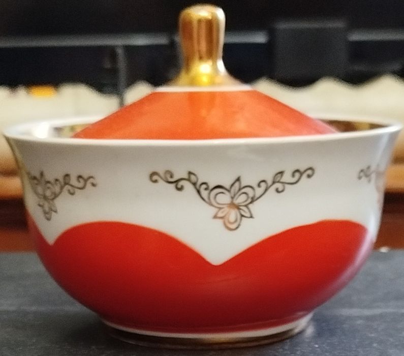 Продам сахарницу фарфор СССР