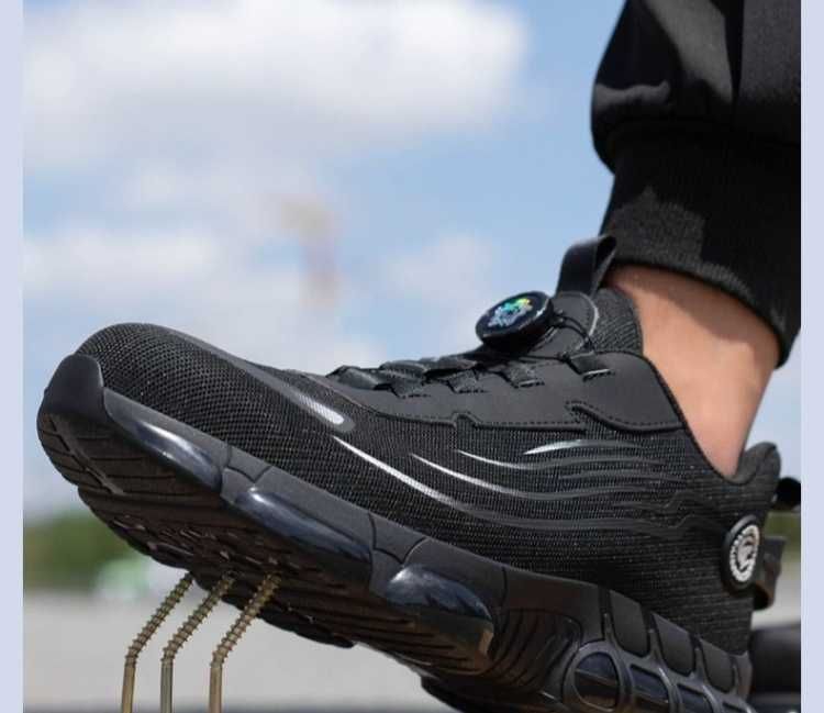 Рабочий кроссовки