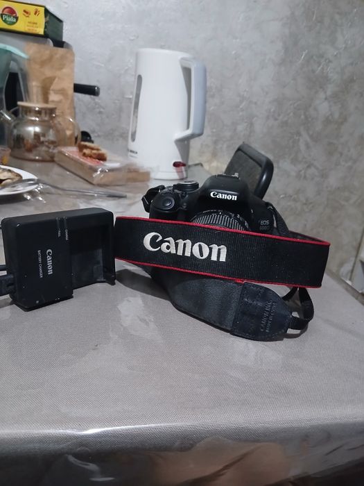 Фотоаппарат ,Ganon EDS 600D