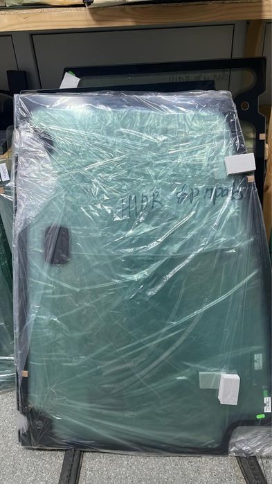 Стёкла на экскаваторы погрузчики