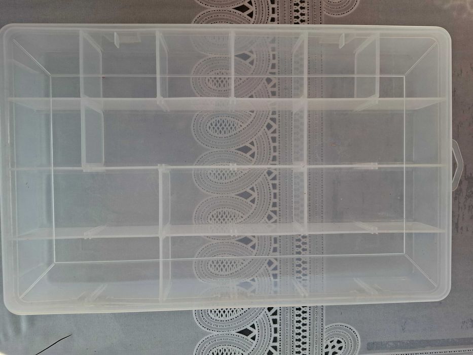 Cutii transparente din plastic pentru depozitare