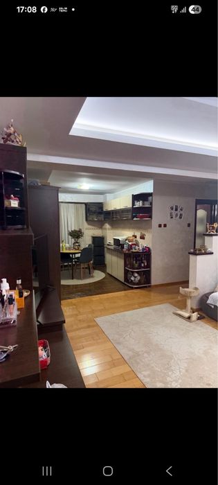 Vând apartament,zona teatrul Vasilache,zonă de case