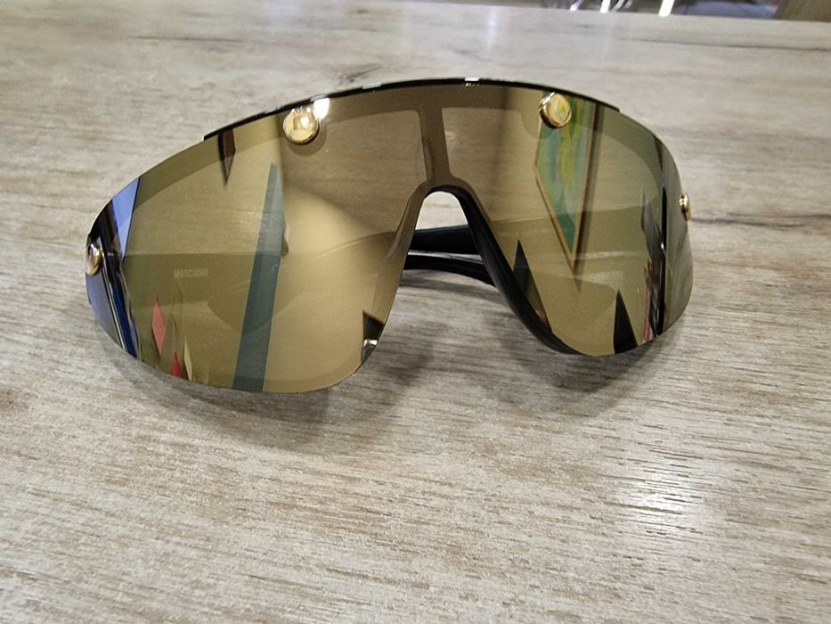 Слънчеви очила MOSCHINO