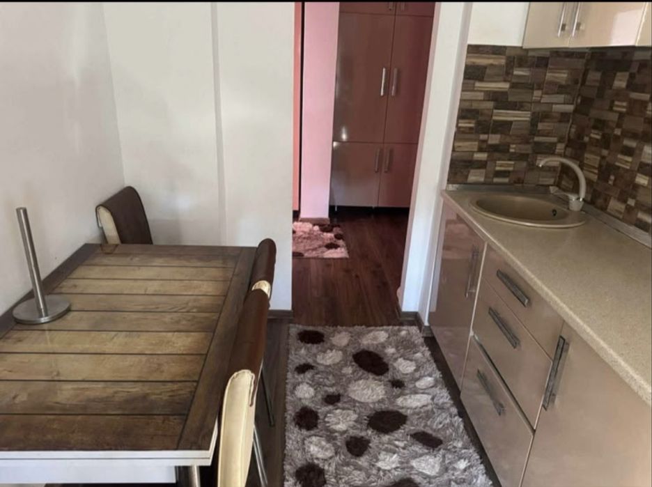Inchiriez apartament