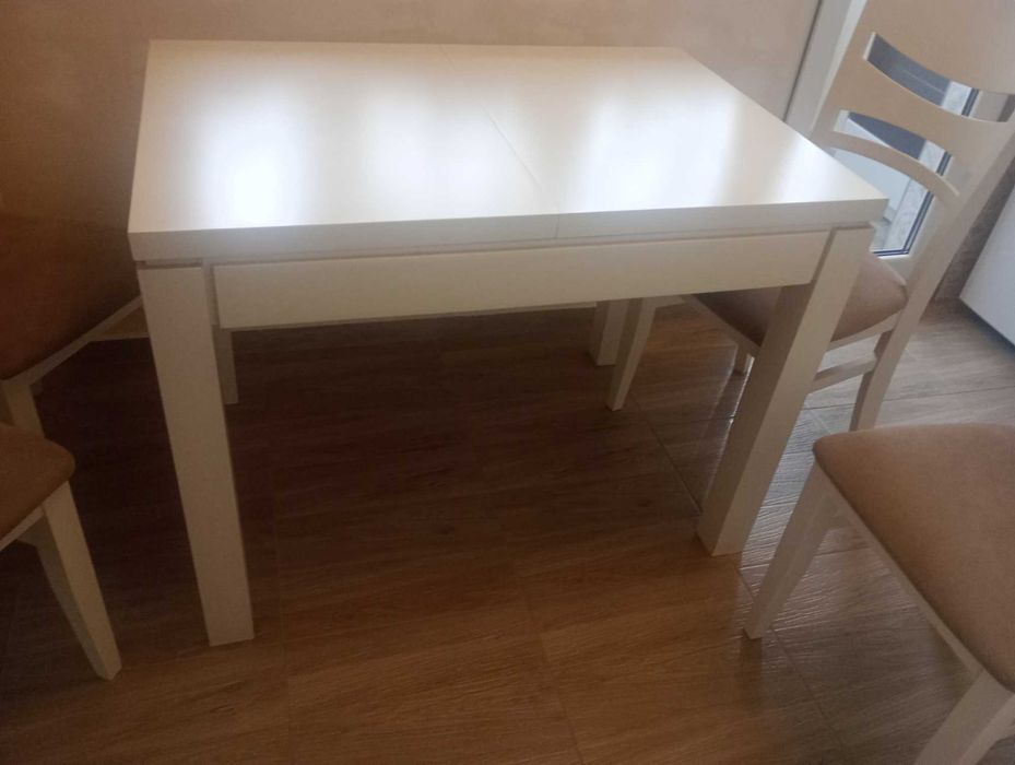 Комплект маса със столове