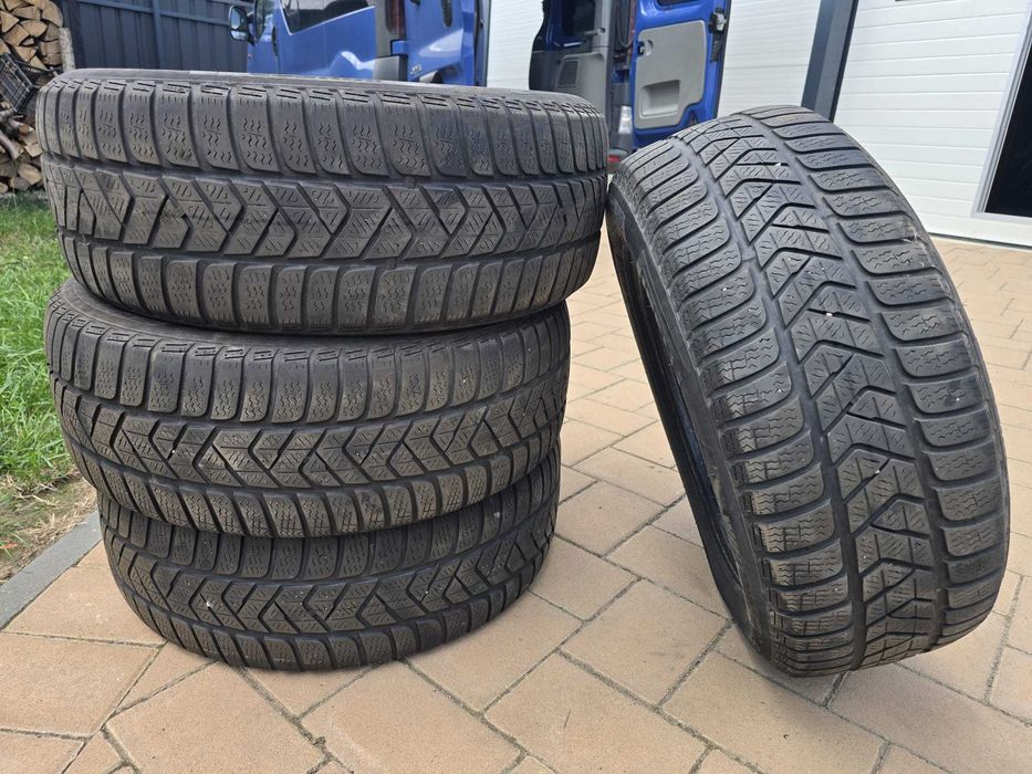 Vand 4 anvelope iarna Pirelli Sottozero 3 ranforsate 215/60/16