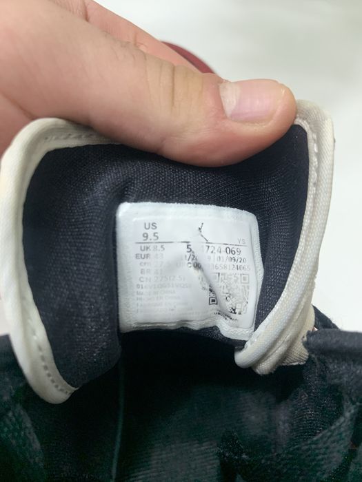 Nike Jordan 1 Mid Chicago Black Toe
