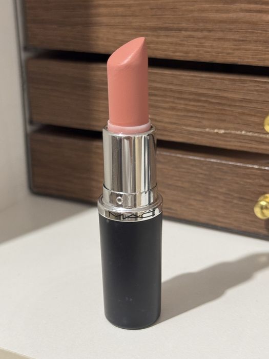 Mac червило creme cup