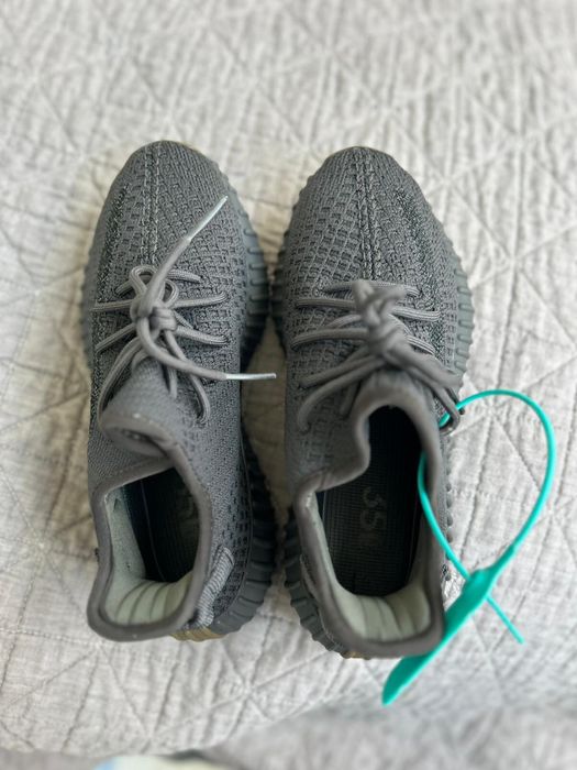 Yeezy 350 negrii