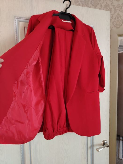 Красный костюм двойка