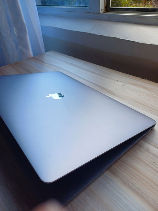 MacBook Pro  15 16/1Tb