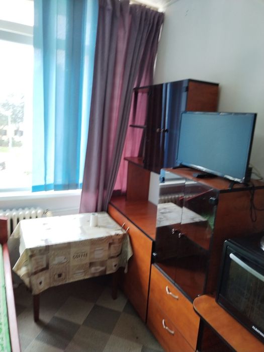Camera de închiriat