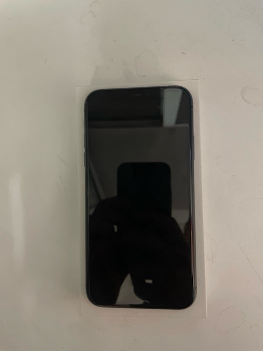 Продам IPhone 11