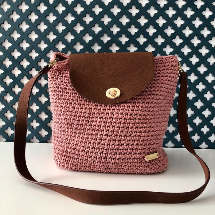 Geanta hand made crosetata cu detalii din piele