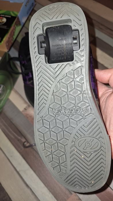 Pantofi cu roti Heelys