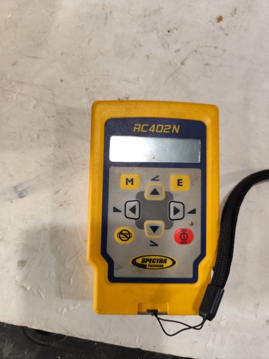 Разпродажба !Ротационен лазерен нивелир Spectra HV 302 + RC 402N