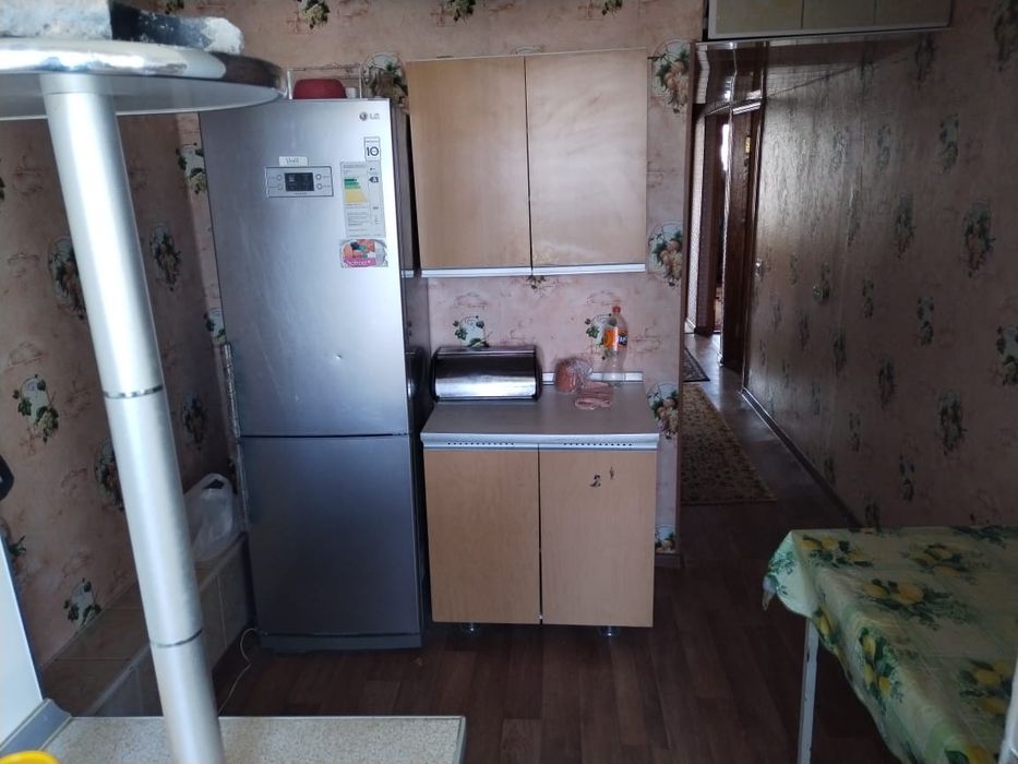 Srochni 3 xonali uy sotiladi