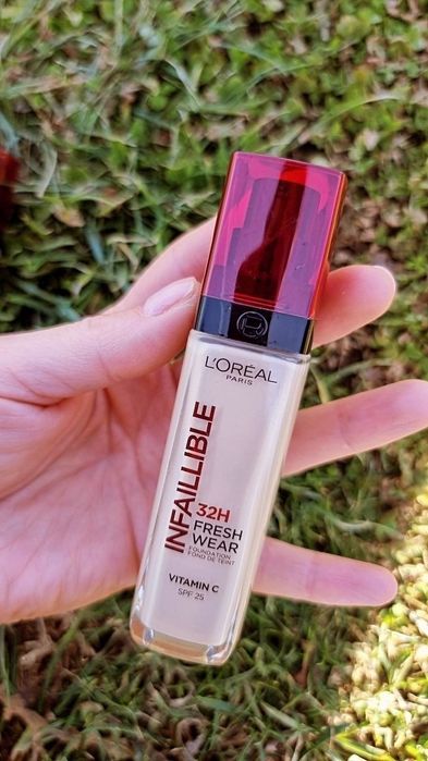 Fond ten L'Oreal diverse nuante