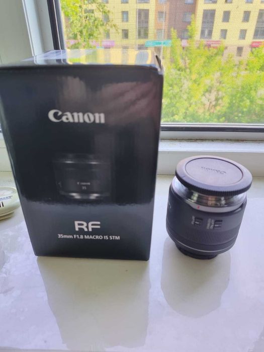 Canon RF 35 mm f1,8 MACRO IS STM