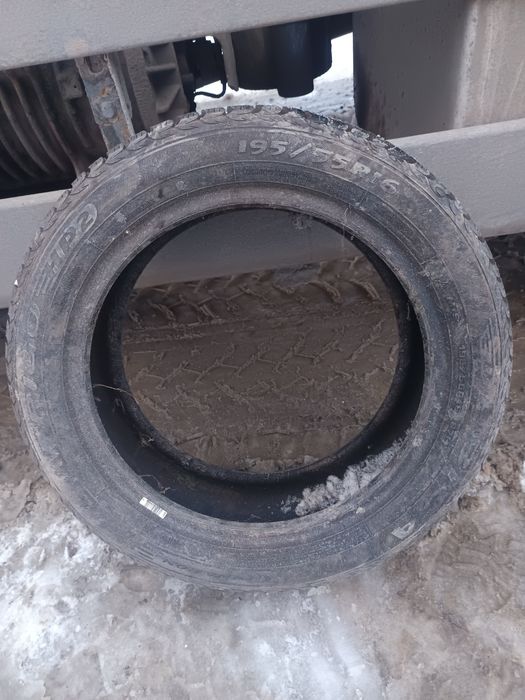 Salut vând 4 cauciucuri iarnă vară m+s  cu dimensiunea 195 55 16