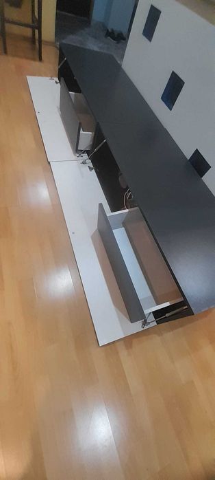 comoda tv formata din 2 corpuri