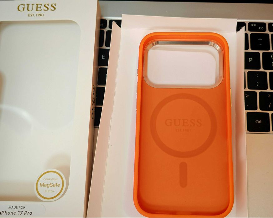 GUESS Калъф Кейс Magsafe за iPhone 17 Pro / Orange / Оригинал /