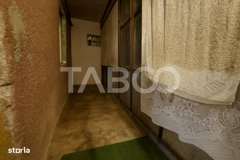 Apartament etaj 1 de vanzare 3 camere 2 bai balcon pivnita Cisnadie