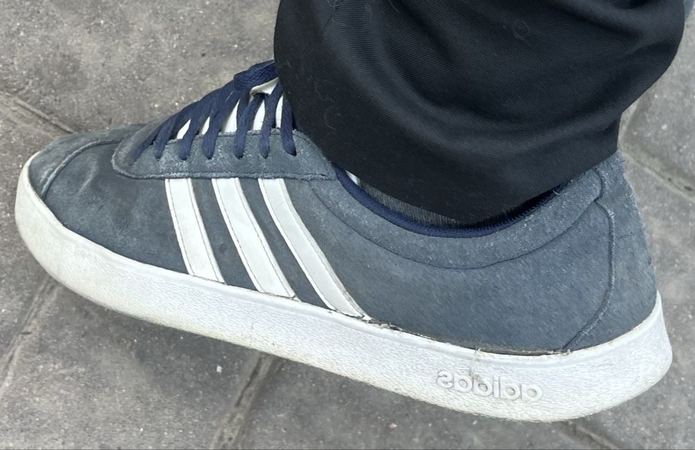 продам кроссовки срочно