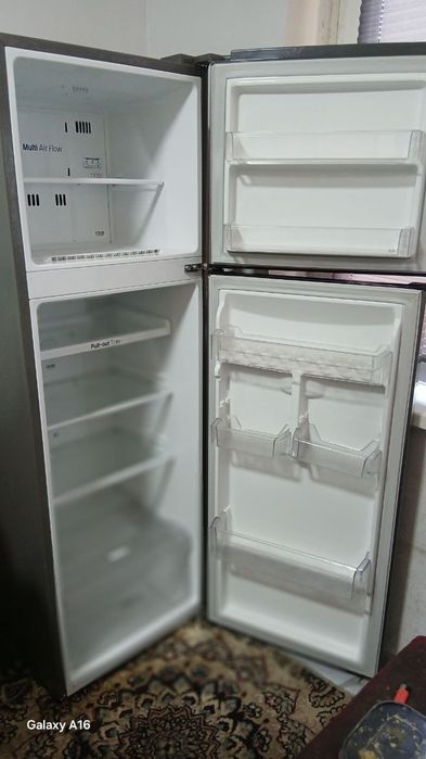 Холодильник LG, почти новый
