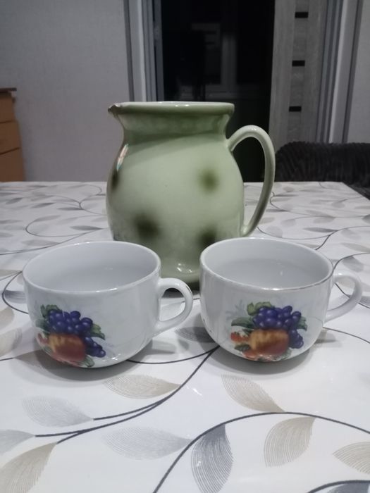Две фарфоровые кружки по 0,5л.Керамический кувшин СССР
