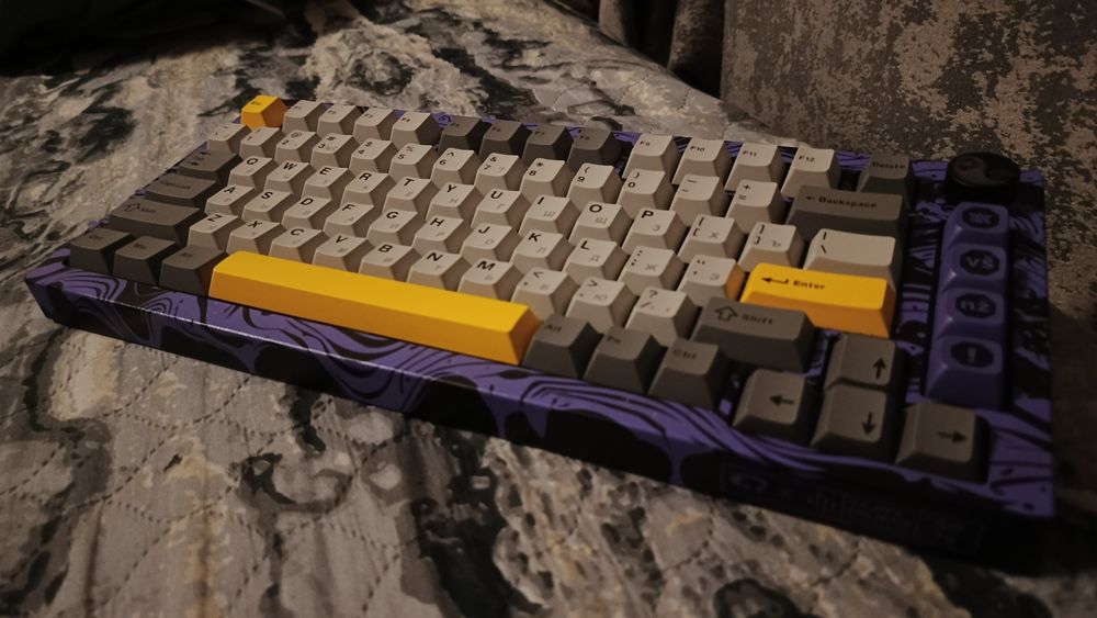 Продам клавиатуру