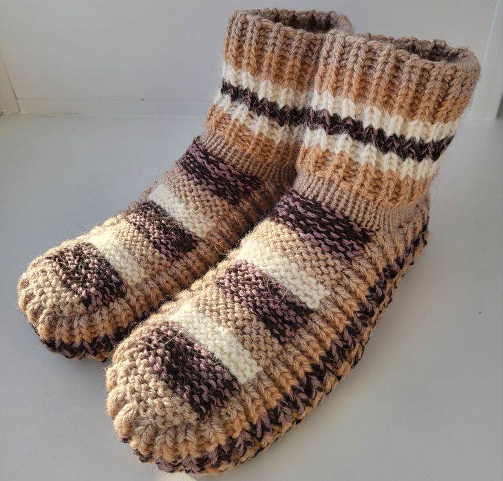 Продам очень теплые носки-сапожки.