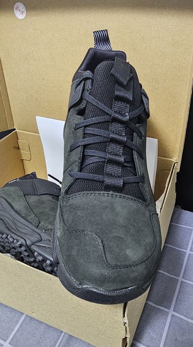 Ghete impermeabile Clarks