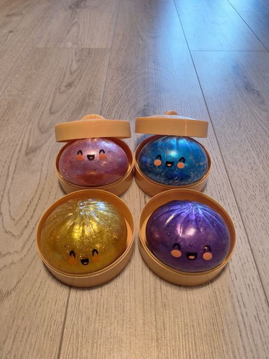 Jucarie squishy dumpling cu sclipici