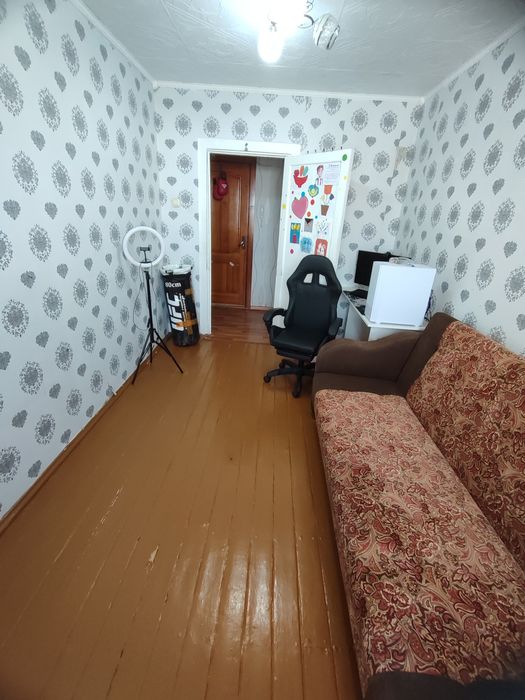 Продам  двух комнатную квартиру