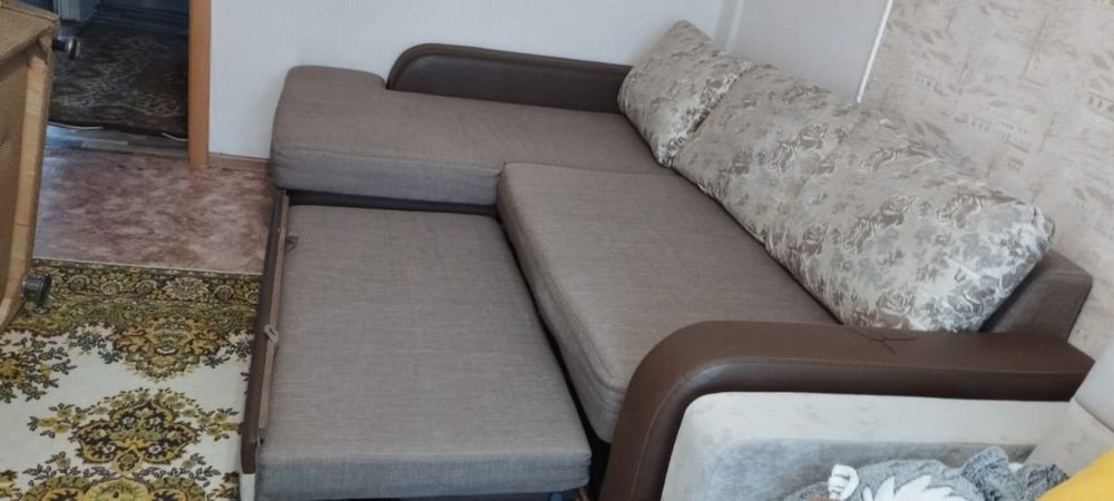 Продам диван,угловой