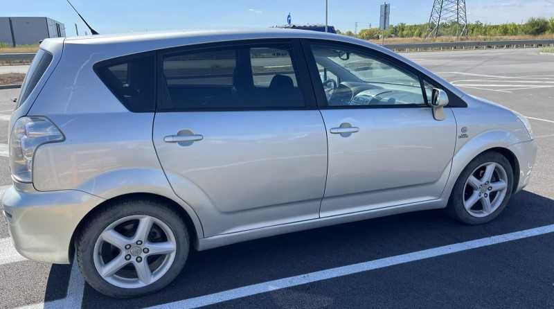 Продавам Toyota Corolla Verso