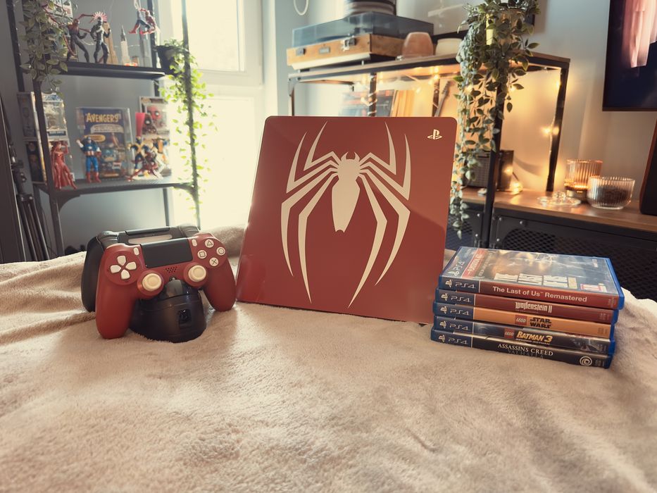 PS4 Slim Spider-Man Limited Edition – 2 controllere + dock HyperX