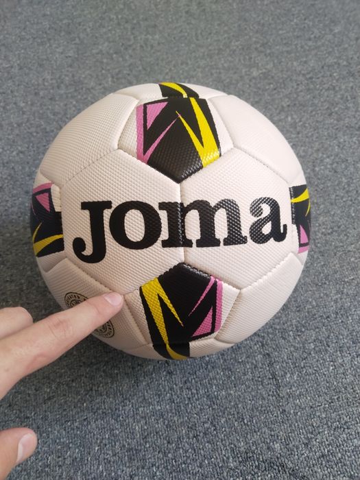 Новый футбольный мяч joma