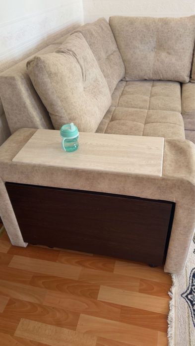 Продам диван в гастинную
