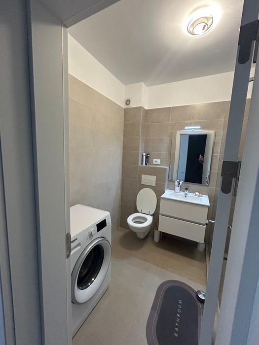 Inchiriez garsoniera cu dressing separat