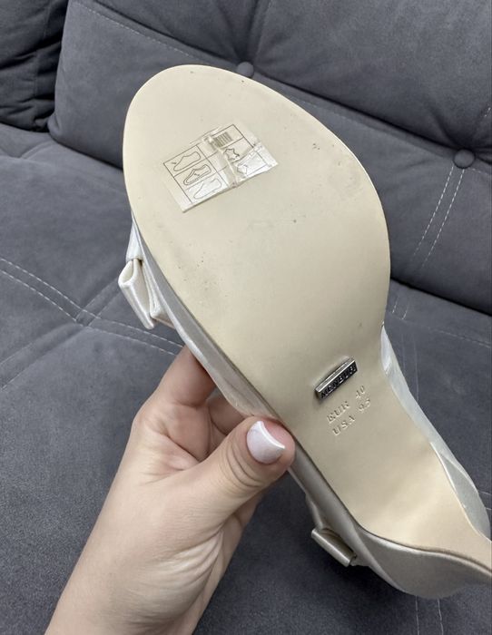 Продам новые туфли