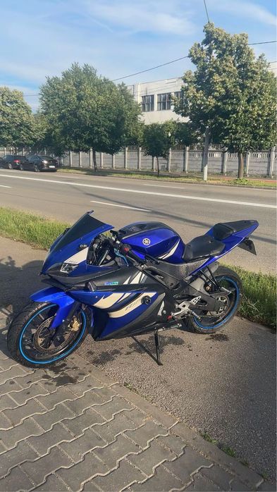 Yamaha yzf r125
