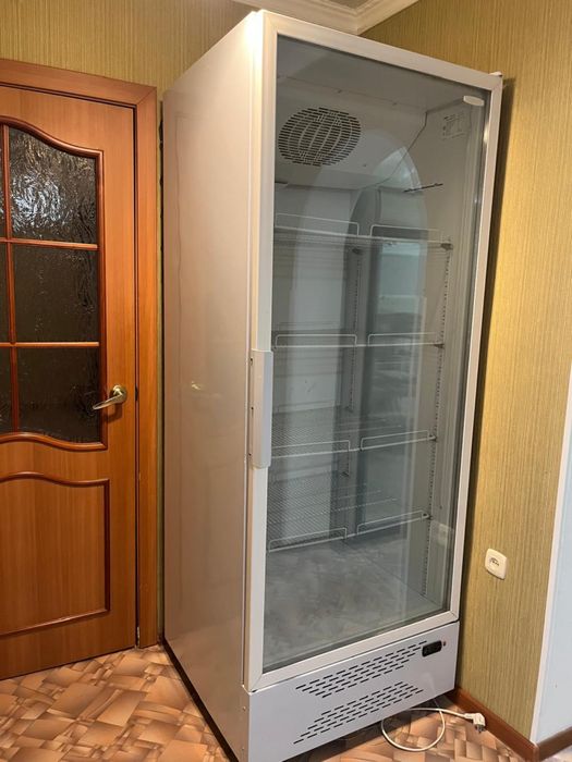 Продам витринный Бирюса